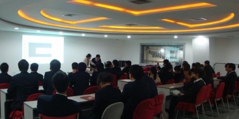 梁晶《服務(wù)接待禮儀》授課見(jiàn)證 提升婚姻介紹服務(wù)質(zhì)量的關(guān)鍵