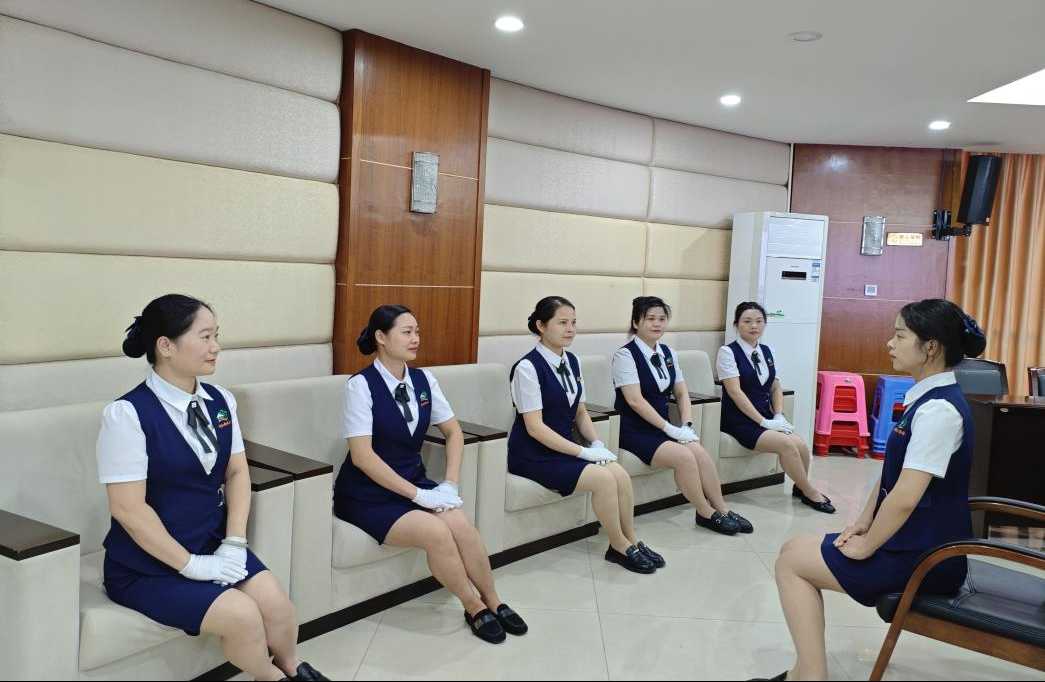 港北區直屬機關后勤服務中心會務股開展會務禮儀與婚姻介紹服務專題培訓